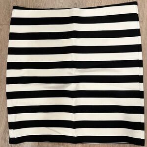 NWT LOFT Pull-on Pencil Skirt